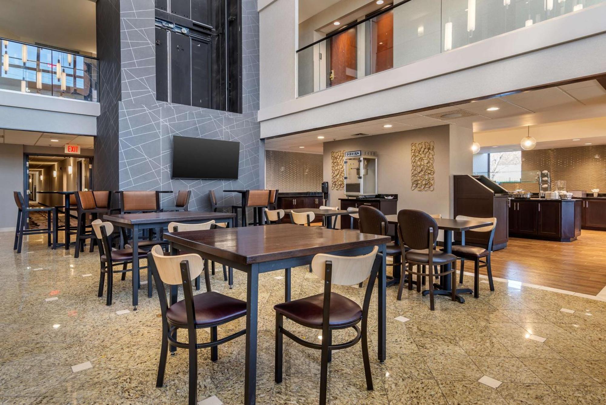 Drury Inn & Suites Atlanta Airport College Park Eksteriør bilde